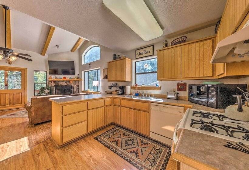 Charming  Coppertop  Cloudcroft Cabin: 3 Mi To Ski