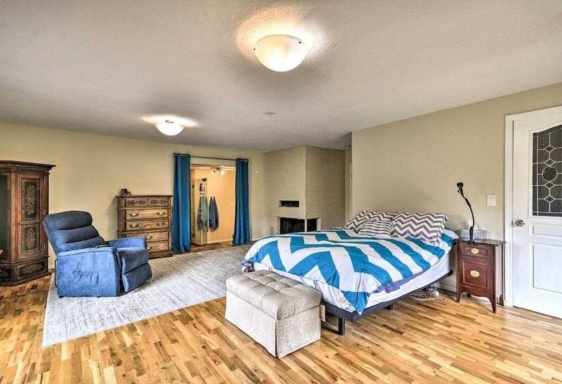 Charming Kelso Home W/ Proximity To Cowlitz River!