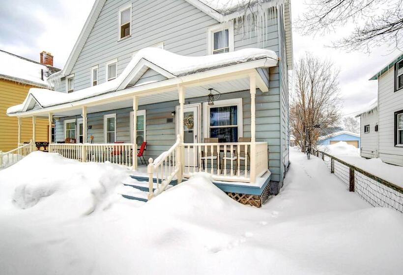 Charming Negaunee Home ~ 2 Mi To Teal Lake!