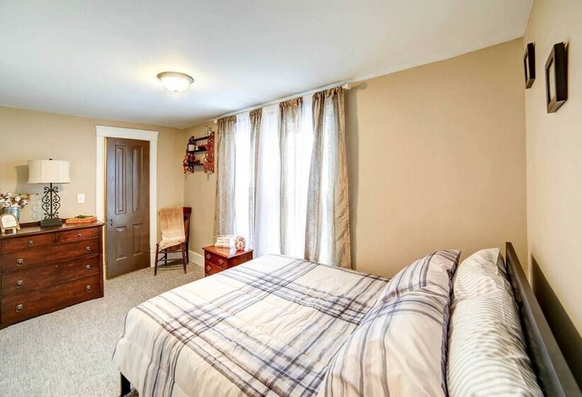 Charming Negaunee Home ~ 2 Mi To Teal Lake!