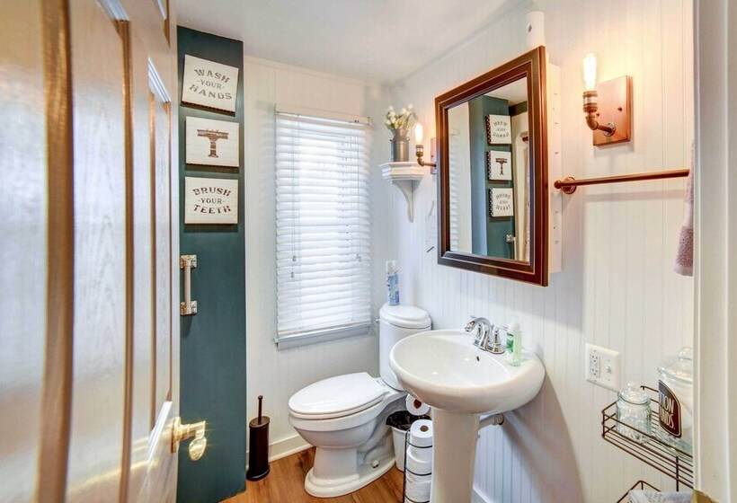 Charming Negaunee Home ~ 2 Mi To Teal Lake!