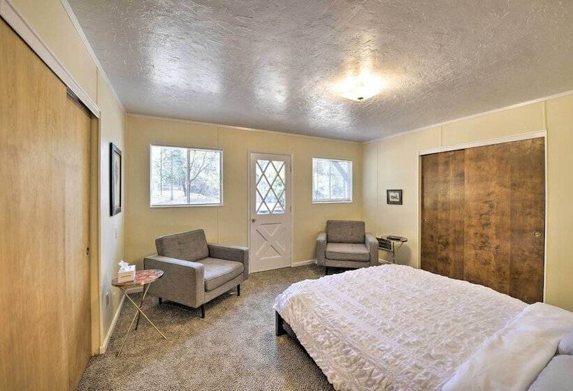 Ski, Golf & Hike: Cabin W/ Deck In Pioneer!