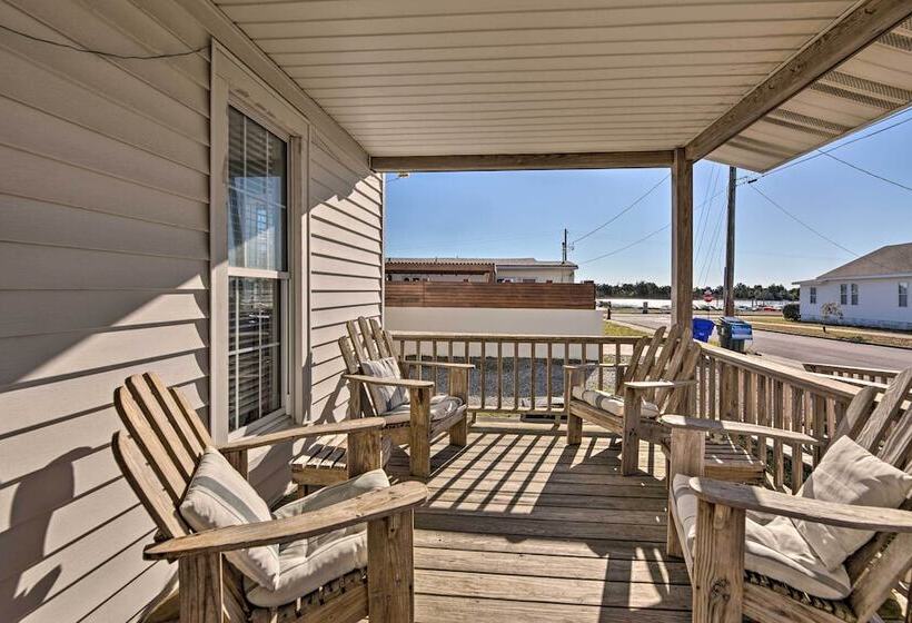 Charming Retreat W/ Water View, Walk To Downtown