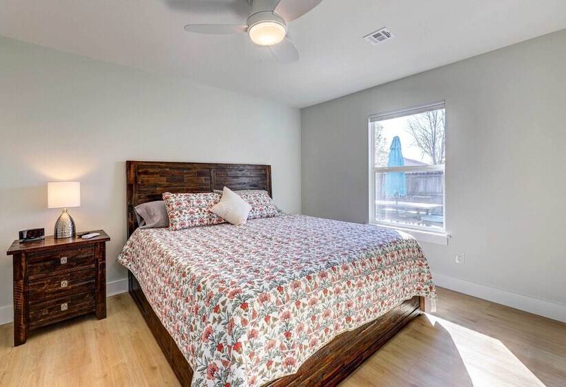 Chic Bentonville Home W/ Patio & Fire Pit!