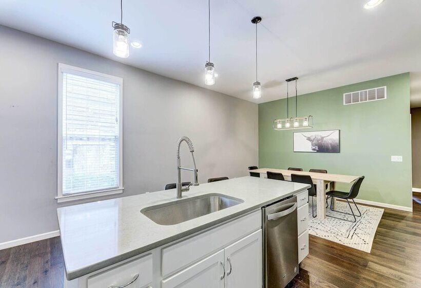 Chic Home W/ Yard < 3 Mi To Dtwn Cincinnati!