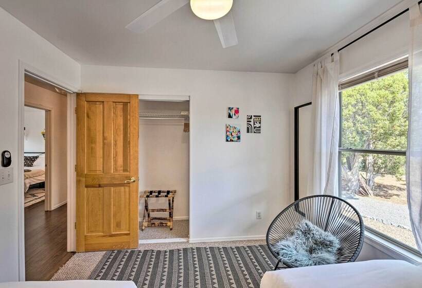 1 Mi To Hiking: Chic Show Low Escape W/ Fire Pit!