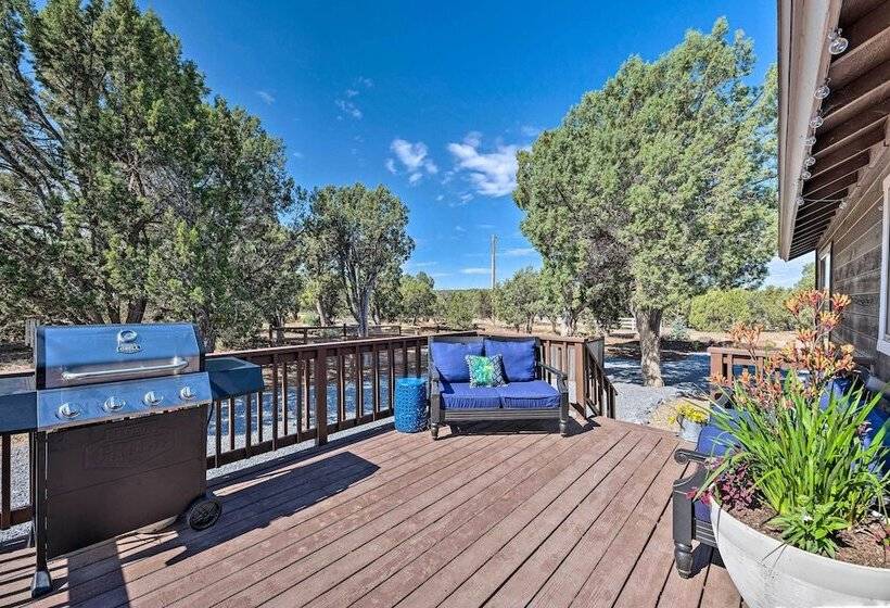 1 Mi To Hiking: Chic Show Low Escape W/ Fire Pit!