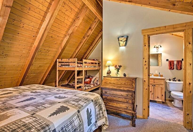 Cle Elum Mountain Cabin W/ Hot Tub & Trails!