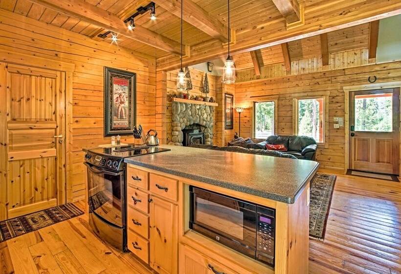 Cle Elum Mountain Cabin W/ Hot Tub & Trails!