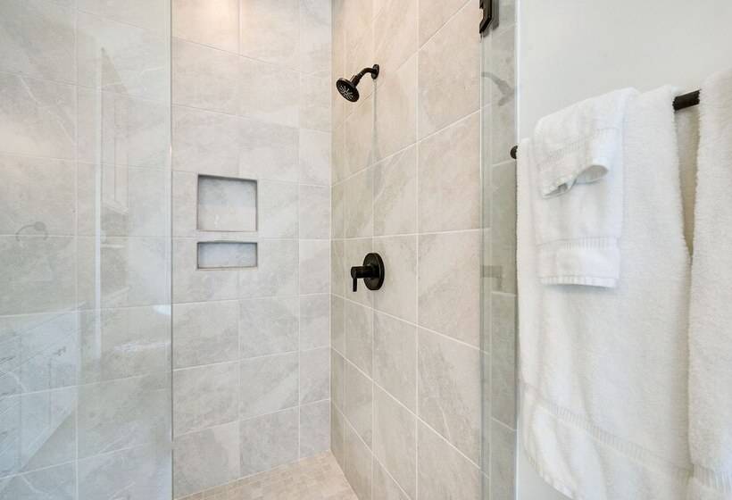 Clemson Home Near Memorial Stadium, Lake Hartwell!