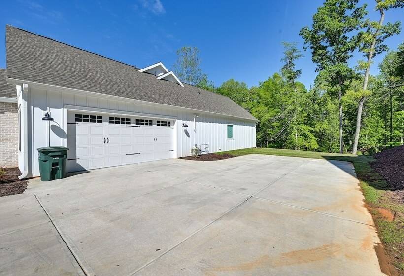 Clemson Home Near Memorial Stadium, Lake Hartwell!