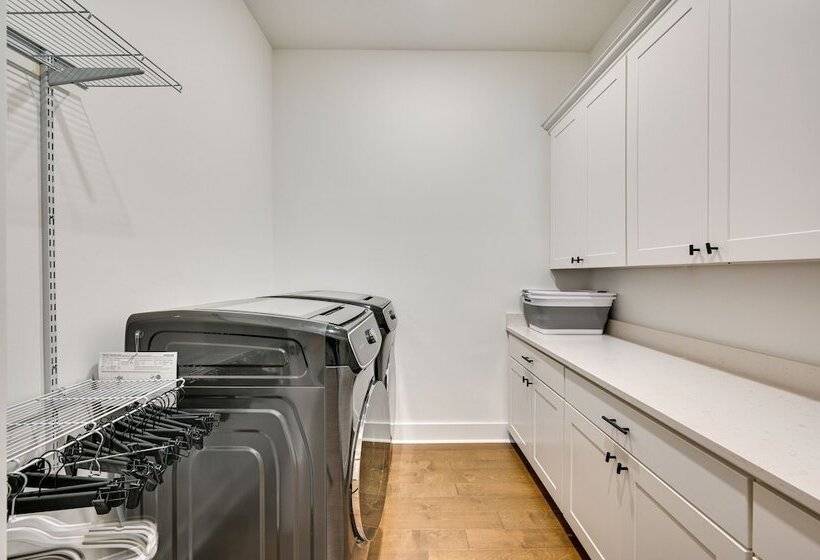 Clemson Home Near Memorial Stadium, Lake Hartwell!