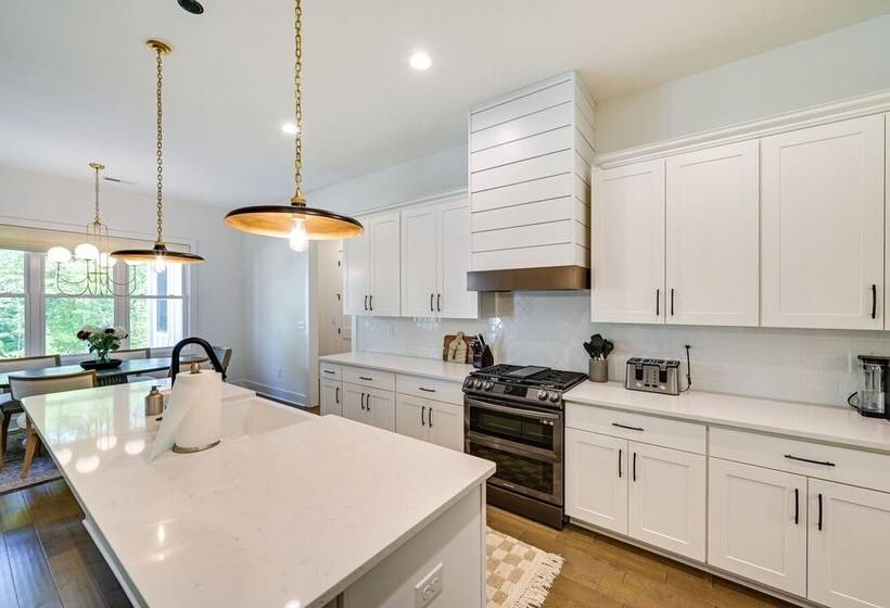 Clemson Home Near Memorial Stadium, Lake Hartwell!