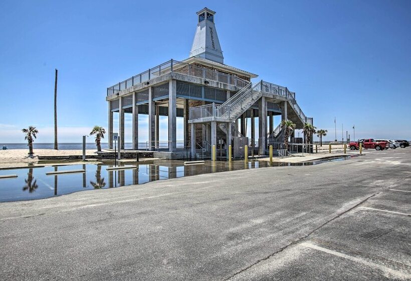 Cloud 9 On The Coast  < 1 Mi To Beach!