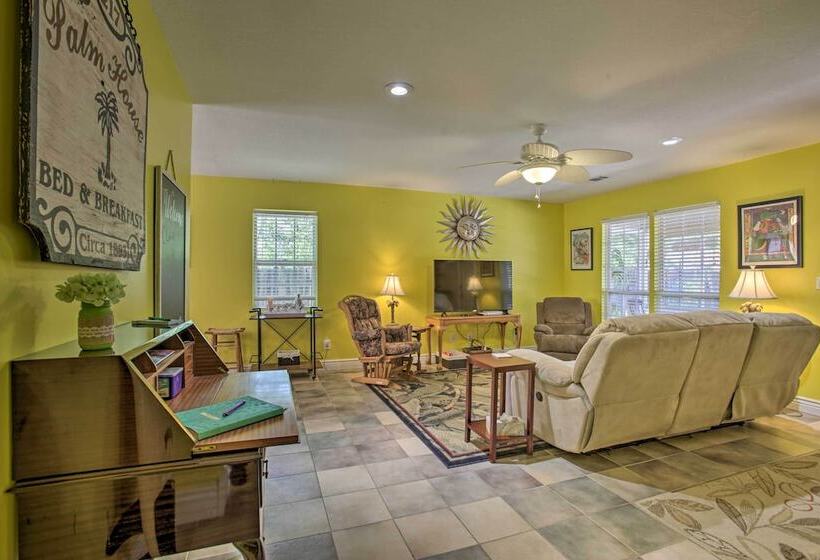 Cloud 9 On The Coast  < 1 Mi To Beach!