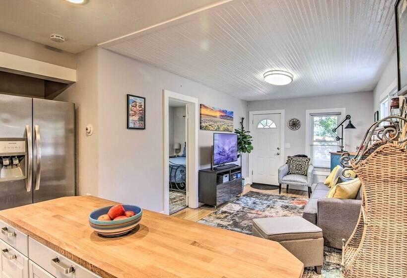 Colorado Springs Bungalow Walk To Downtown!