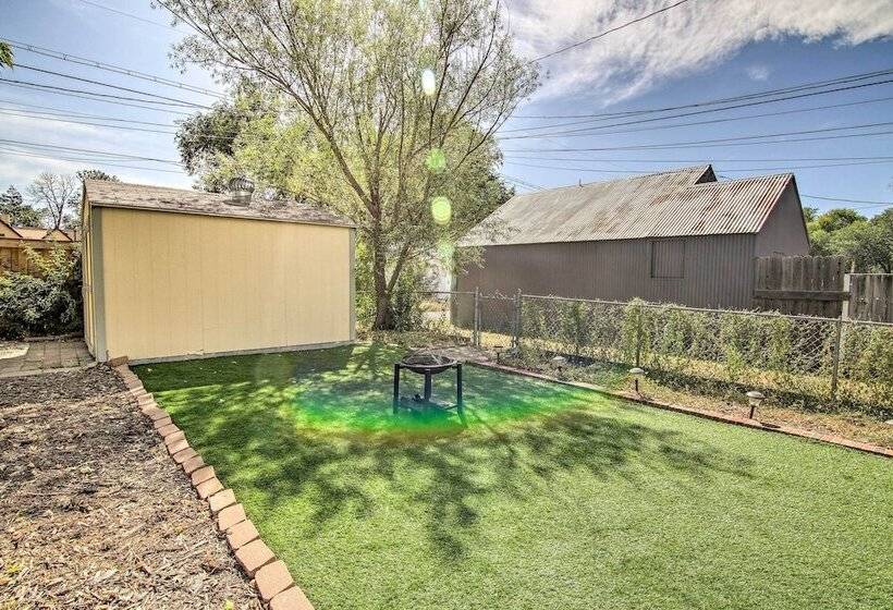 Colorado Springs Bungalow Walk To Downtown!