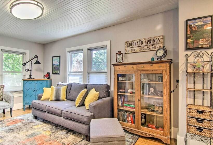 Colorado Springs Bungalow Walk To Downtown!