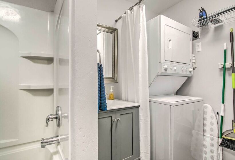 Colorado Springs Bungalow Walk To Downtown!