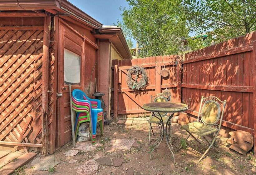 Colorful Bungalow By Pikes Peak/garden Of The Gods