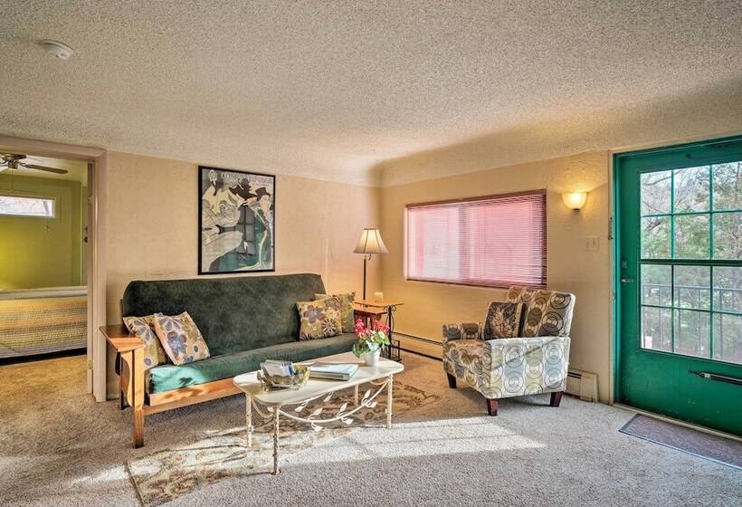 Colorful Bungalow By Pikes Peak/garden Of The Gods