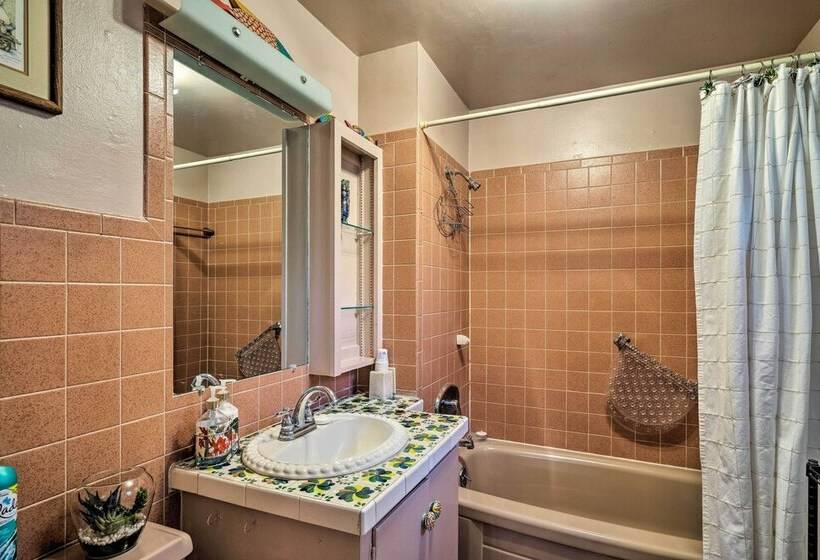 Colorful Bungalow By Pikes Peak/garden Of The Gods