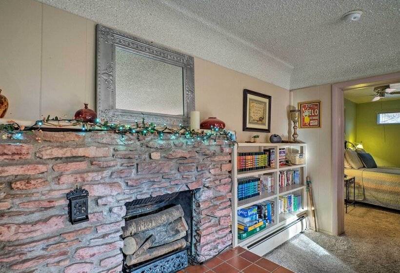 Colorful Bungalow By Pikes Peak/garden Of The Gods