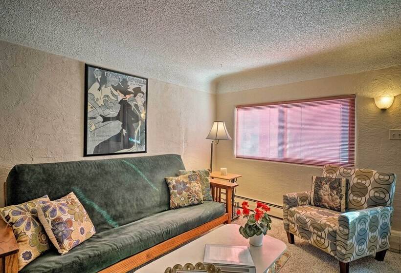 Colorful Bungalow By Pikes Peak/garden Of The Gods