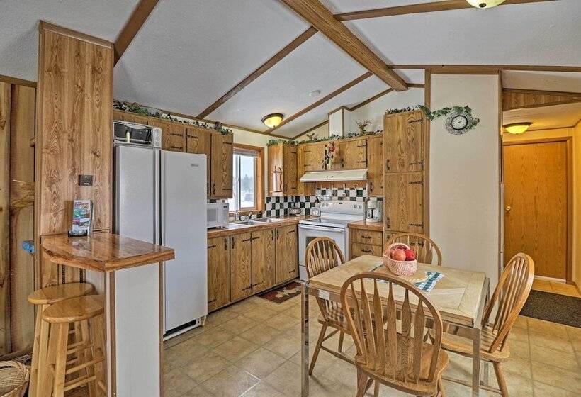 Columbia Falls Home ~ 22 Mi To Glacier Natl Park!