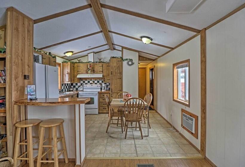 Columbia Falls Home ~ 22 Mi To Glacier Natl Park!