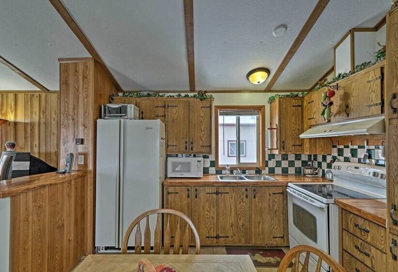 Columbia Falls Home ~ 22 Mi To Glacier Natl Park!