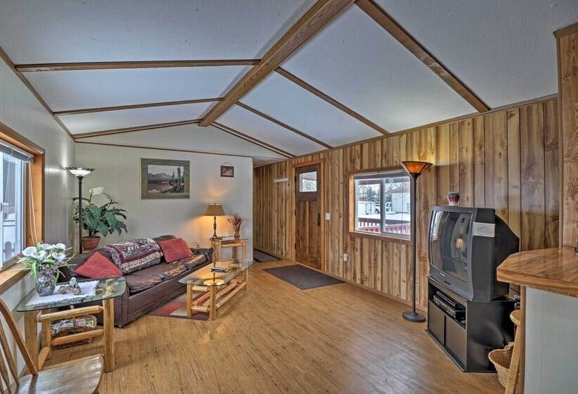 Columbia Falls Home ~ 22 Mi To Glacier Natl Park!