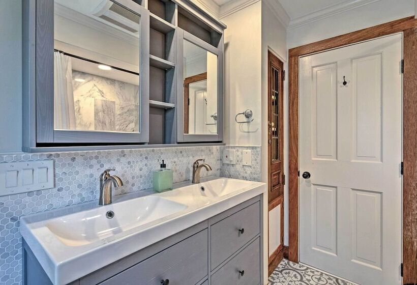 Common Fence Point Cottage W/ Ocean Views!