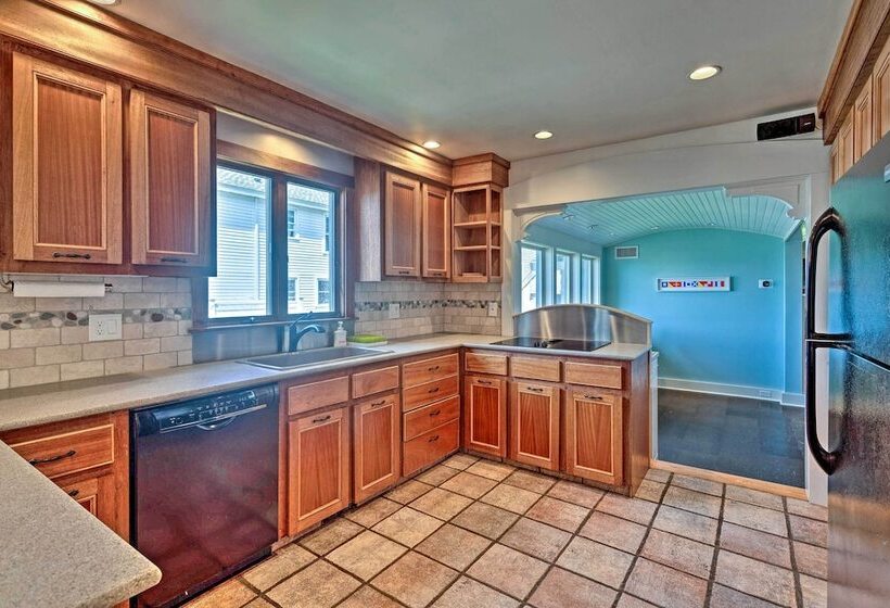 Common Fence Point Cottage W/ Ocean Views!