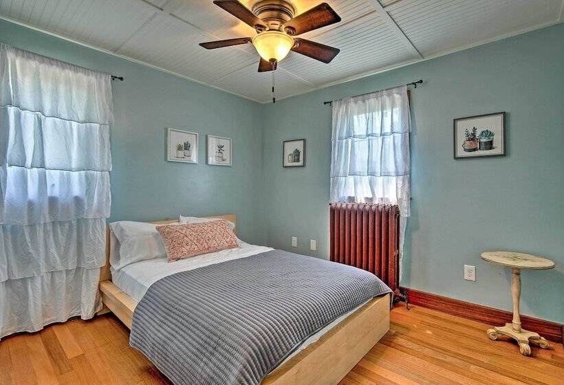 Common Fence Point Cottage W/ Ocean Views!