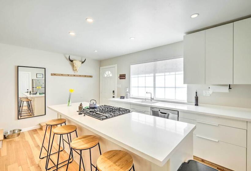 Idyllic Flagstaff Home: 3 Mi To Historic Downtown!