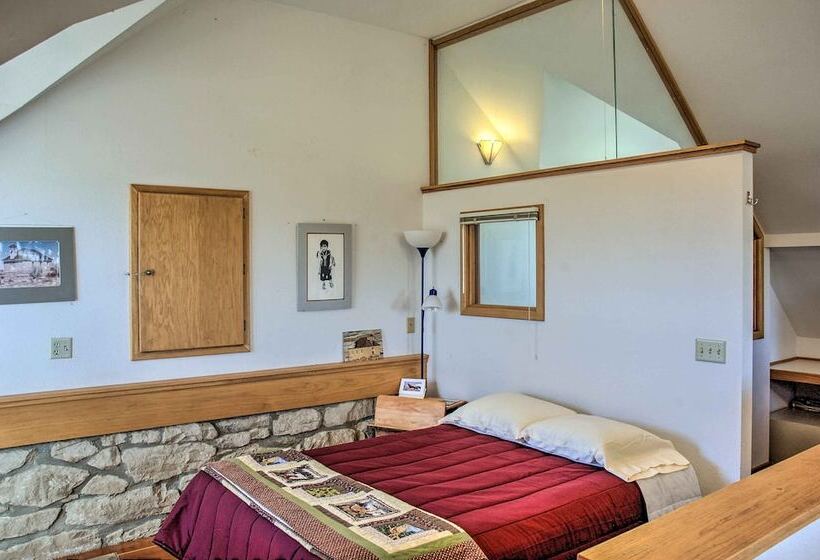 Converted Historic Schoolhouse W/ Hot Tub & Views!