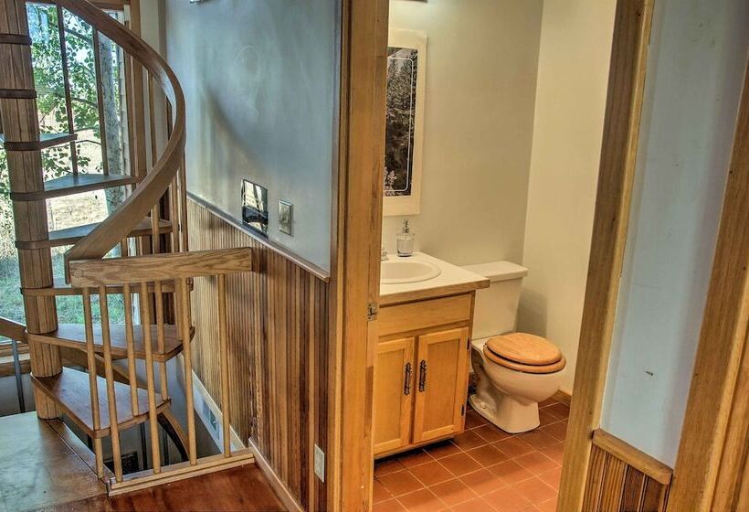 Converted Historic Schoolhouse W/ Hot Tub & Views!