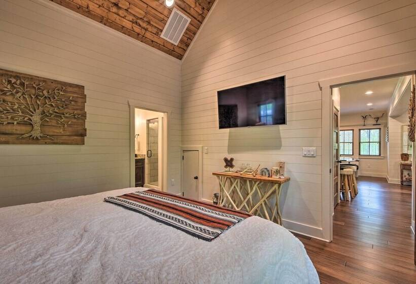 Gated Glenville Cottage: Hike, Fish, & Golf!