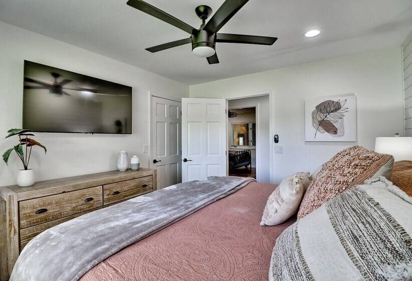 Cotter Home W/ Direct Access To White River!