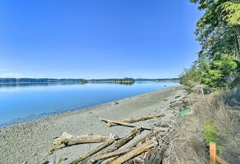 Cozy Beachouse: View & Deck, Steps From Skagit Bay
