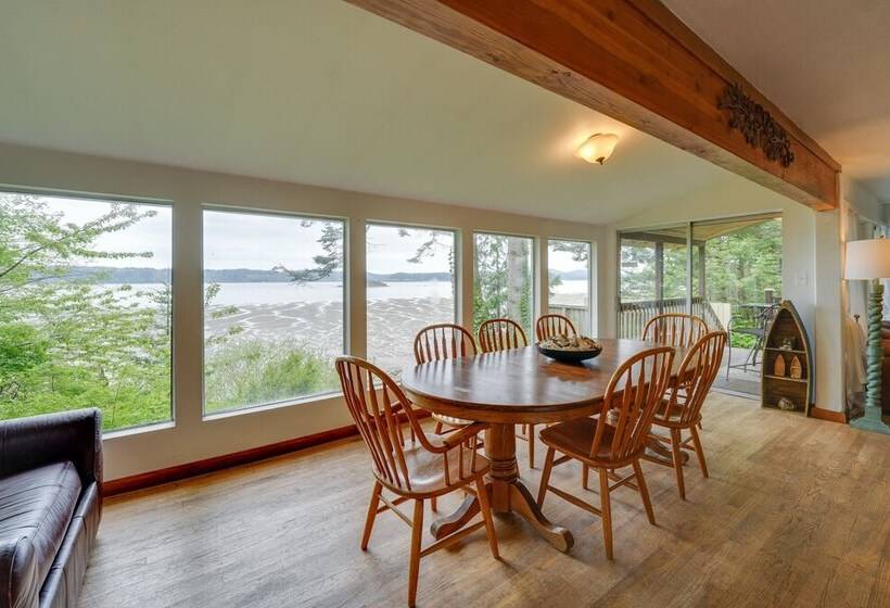 Cozy Beachouse: View & Deck, Steps From Skagit Bay