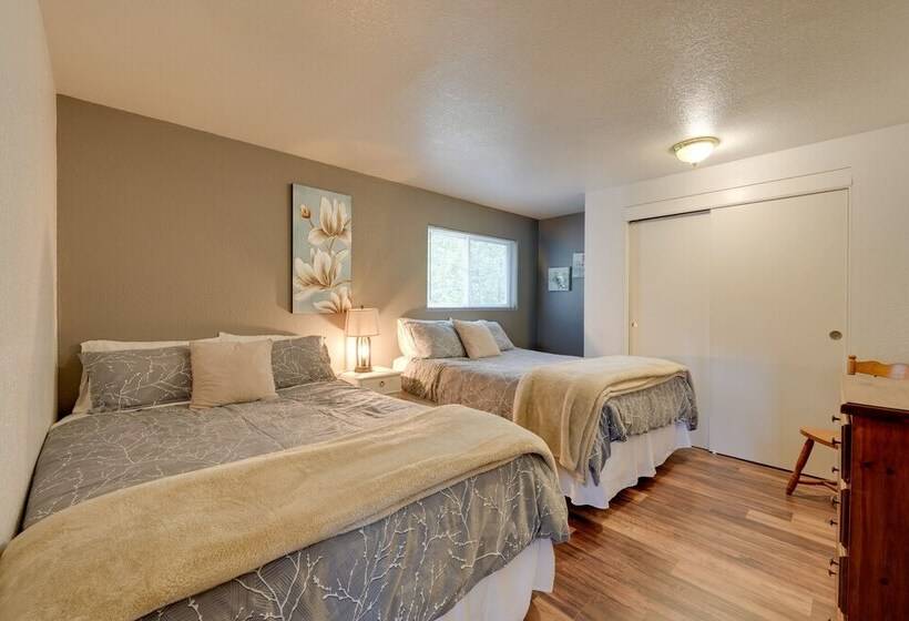 Cozy Beachouse: View & Deck, Steps From Skagit Bay