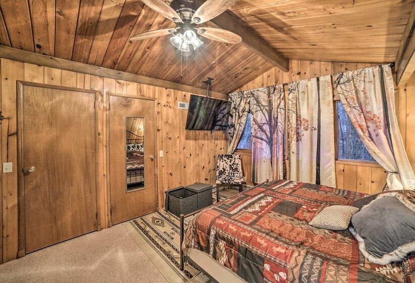 Cozy Cabin Near Massanutten Resort & Water Park!