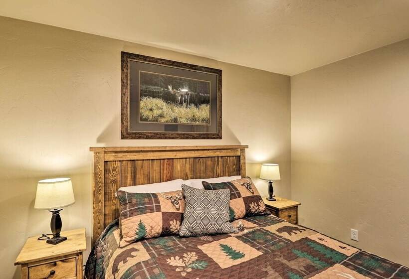 Cozy Cabin W/ Fire Pit & Bbq: 7mi To West Glacier!