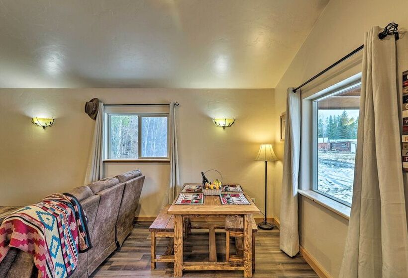 Cozy Cabin W/ Fire Pit & Bbq: 7mi To West Glacier!