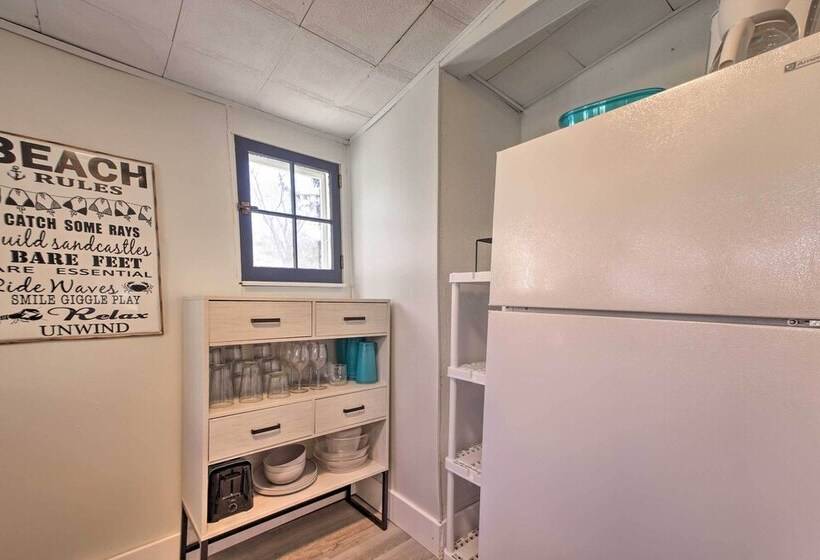 Cozy Cottage W/ Fire Pit: 1 Mi To Lake Mi Beaches!