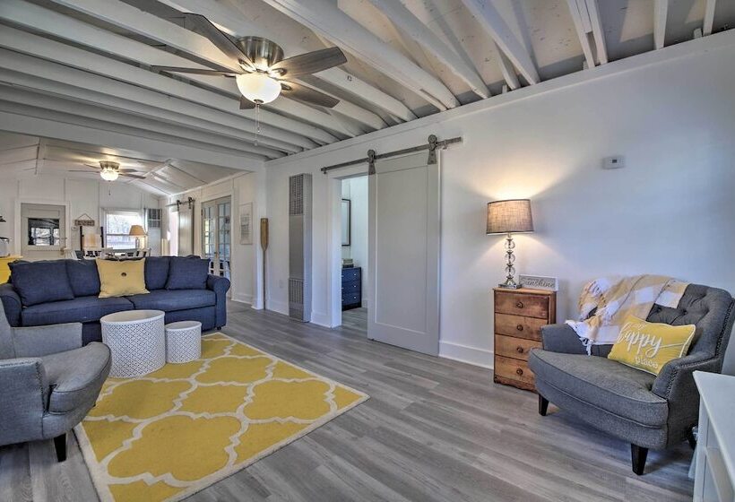 Cozy Cottage W/ Fire Pit: 1 Mi To Lake Mi Beaches!