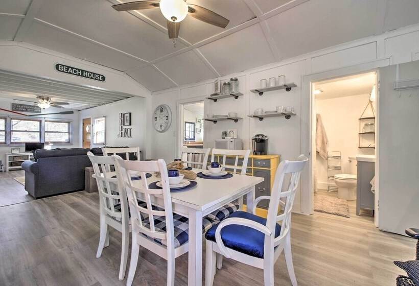 Cozy Cottage W/ Fire Pit: 1 Mi To Lake Mi Beaches!