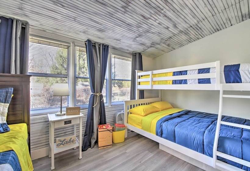 Cozy Cottage W/ Fire Pit: 1 Mi To Lake Mi Beaches!